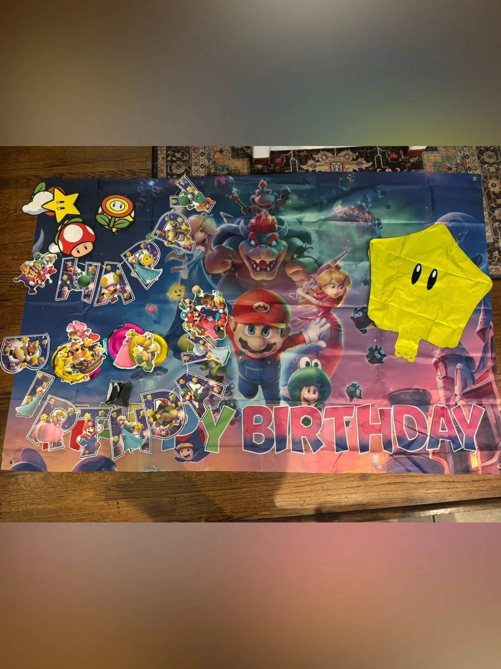 Assorted Super Mario Galaxy birthday decorations
